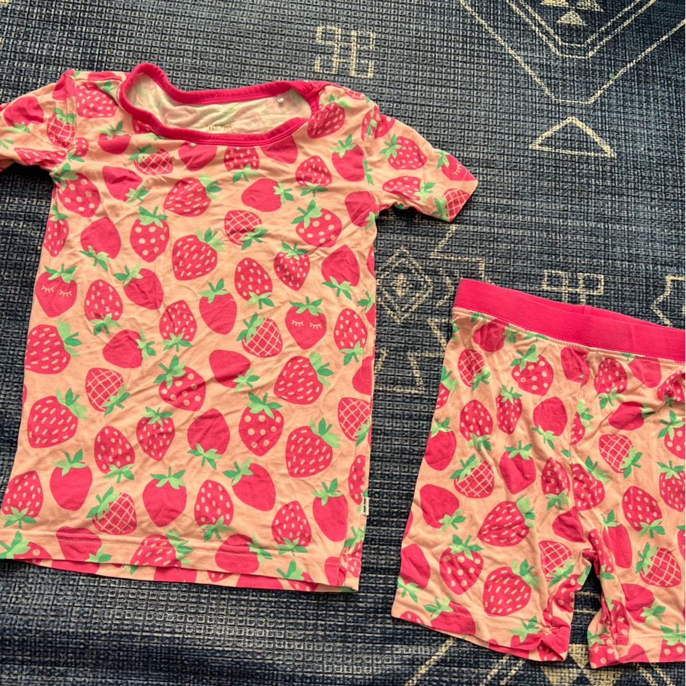 Little sleepies short pajamas 3T strawberries